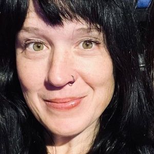 Meet your Posher, Evelyne